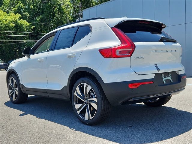 2025 Volvo XC40 Plus Dark Theme