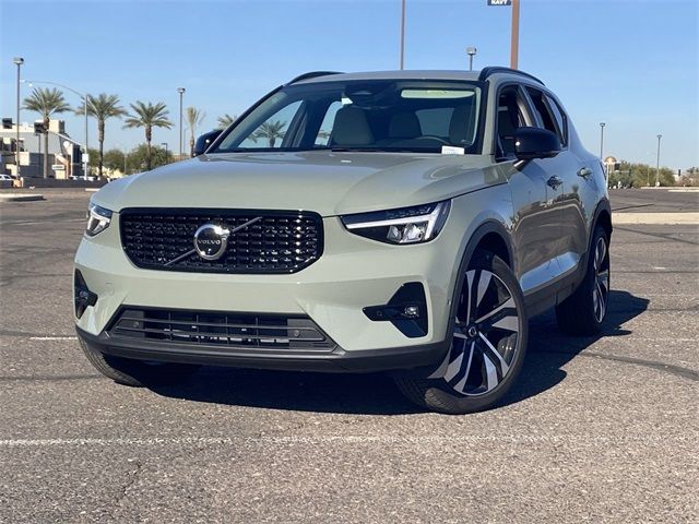 2025 Volvo XC40 Plus Dark Theme