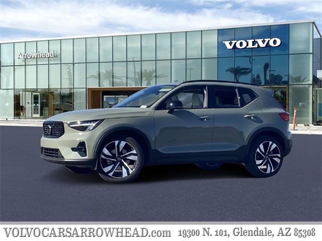 2025 Volvo XC40 Plus Dark Theme