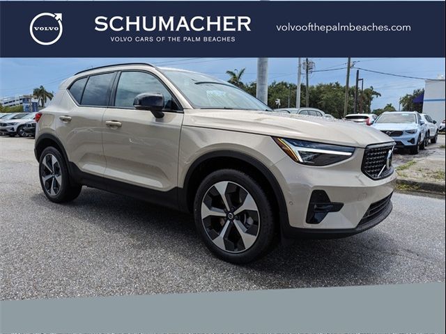 2025 Volvo XC40 Plus Dark Theme