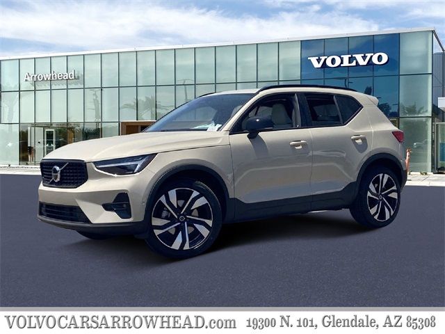 2025 Volvo XC40 Plus Dark Theme