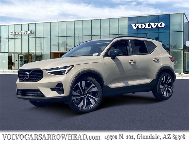 2025 Volvo XC40 Plus Dark Theme