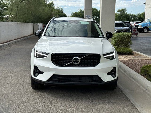 2025 Volvo XC40 Plus Dark Theme