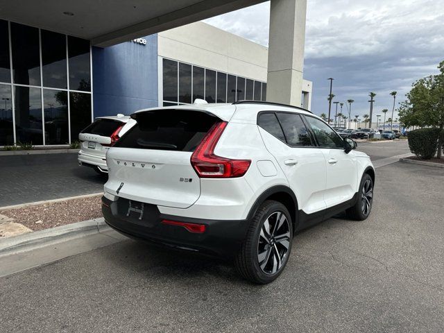 2025 Volvo XC40 Plus Dark Theme