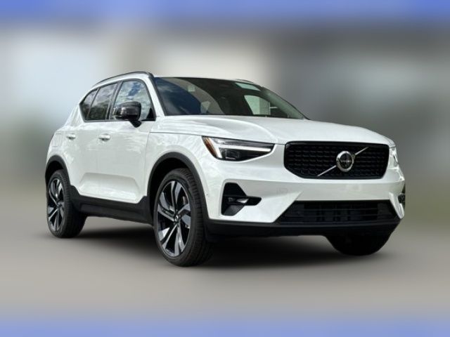 2025 Volvo XC40 Plus Dark Theme