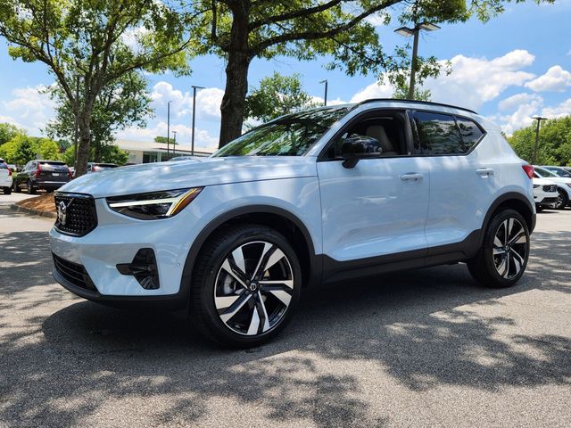 2025 Volvo XC40 Plus Dark Theme