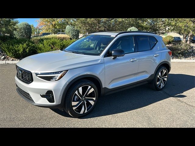 2025 Volvo XC40 Plus Dark Theme