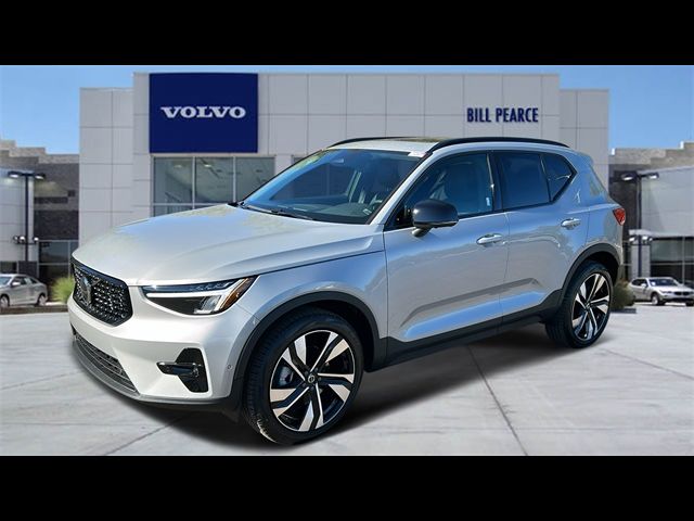 2025 Volvo XC40 Plus Dark Theme