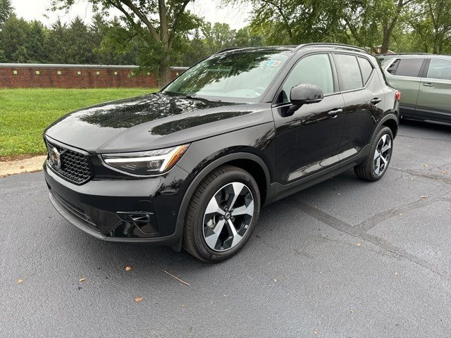 2025 Volvo XC40 Plus Dark Theme