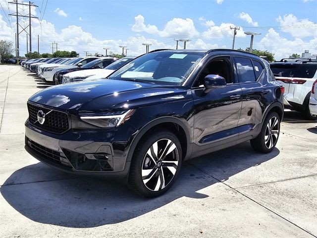 2025 Volvo XC40 Plus Dark Theme