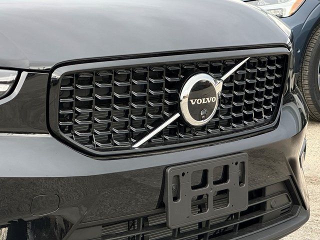 2025 Volvo XC40 Plus Dark Theme