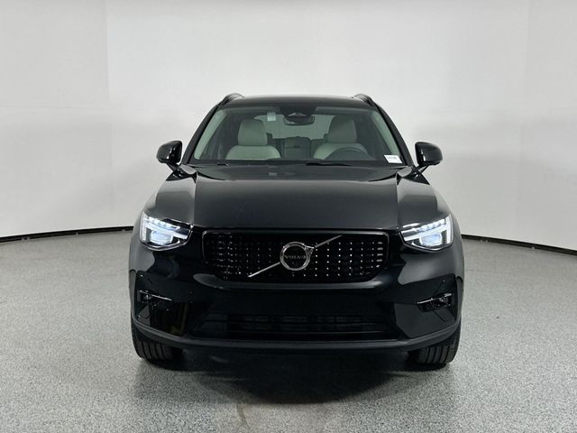 2025 Volvo XC40 Plus Dark Theme