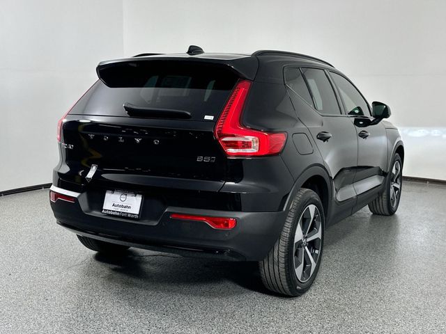 2025 Volvo XC40 Plus Dark Theme