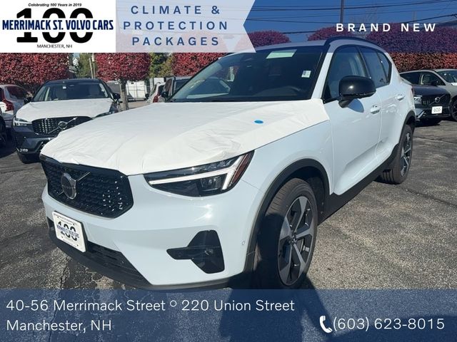 2025 Volvo XC40 Plus Dark Theme