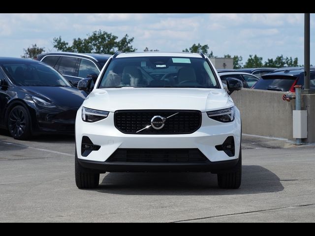 2025 Volvo XC40 Plus Dark Theme