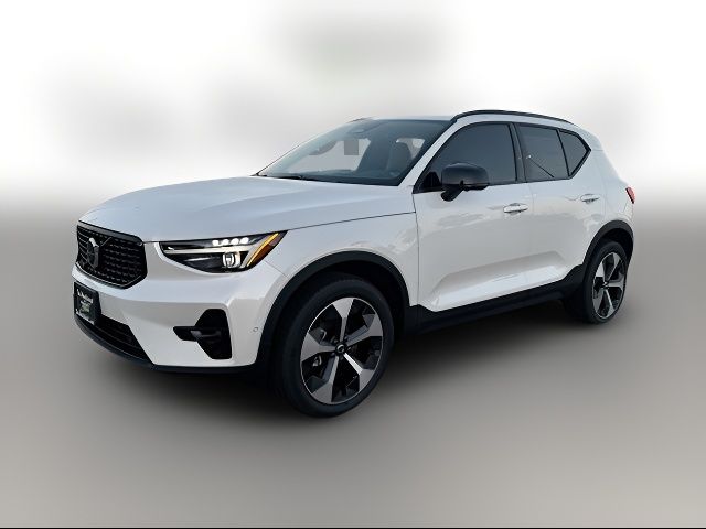 2025 Volvo XC40 Plus Dark Theme