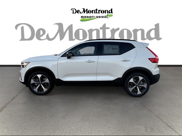 2025 Volvo XC40 Plus Dark Theme