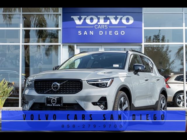 2025 Volvo XC40 Plus Dark Theme