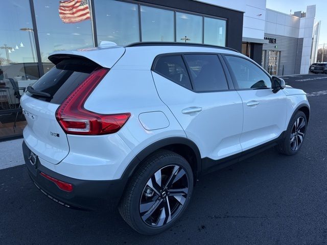 2025 Volvo XC40 Plus Dark Theme