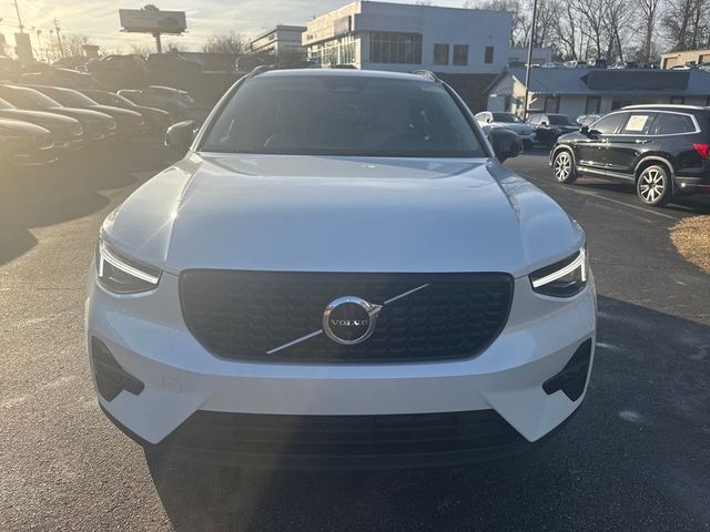 2025 Volvo XC40 Plus Dark Theme