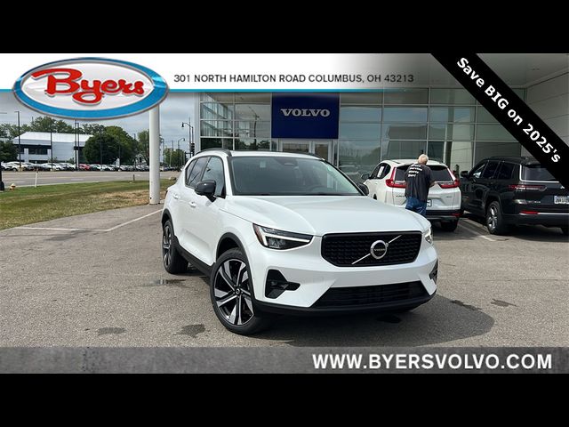 2025 Volvo XC40 Plus Dark Theme