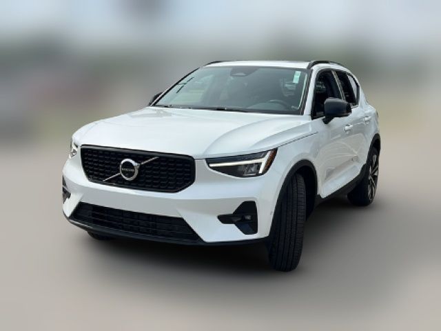 2025 Volvo XC40 Plus Dark Theme