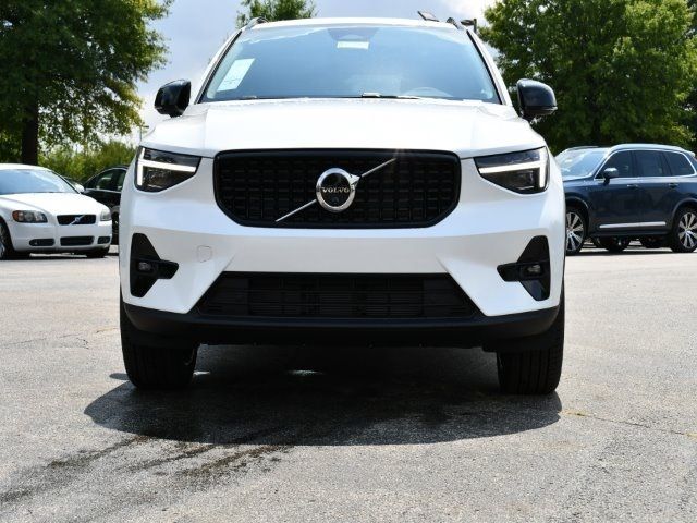 2025 Volvo XC40 Plus Dark Theme