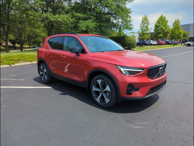 2025 Volvo XC40 Plus Dark Theme