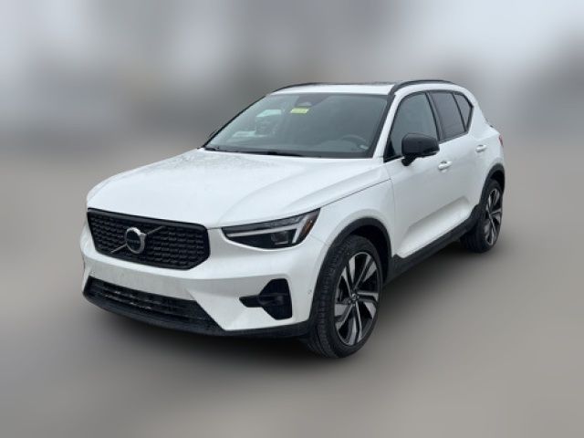 2025 Volvo XC40 Plus Dark Theme