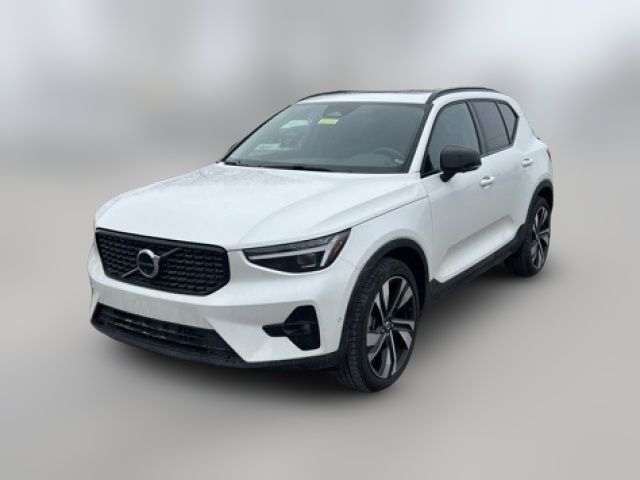 2025 Volvo XC40 Plus Dark Theme