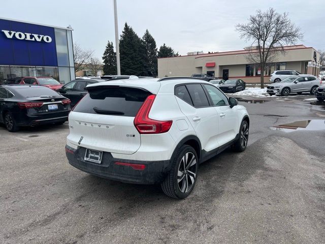 2025 Volvo XC40 Plus Dark Theme