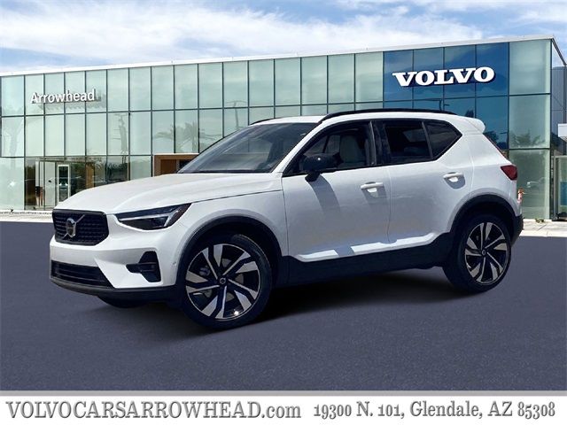 2025 Volvo XC40 Plus Dark Theme