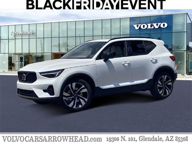 2025 Volvo XC40 Plus Dark Theme