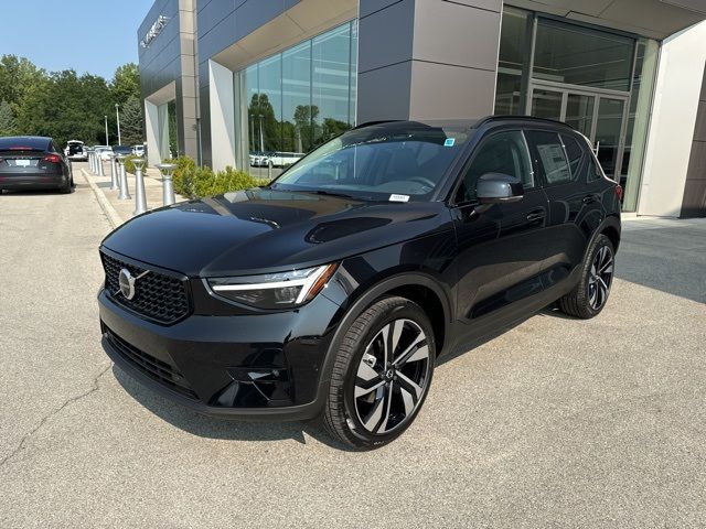 2025 Volvo XC40 Plus Dark Theme