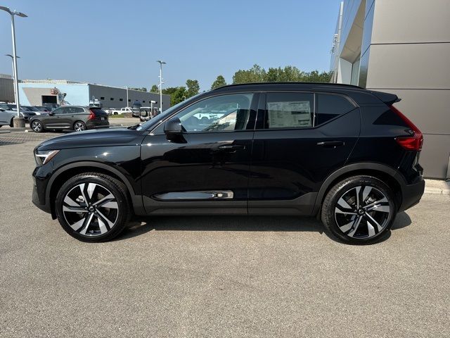 2025 Volvo XC40 Plus Dark Theme