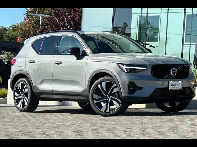 2025 Volvo XC40 Plus Dark Theme