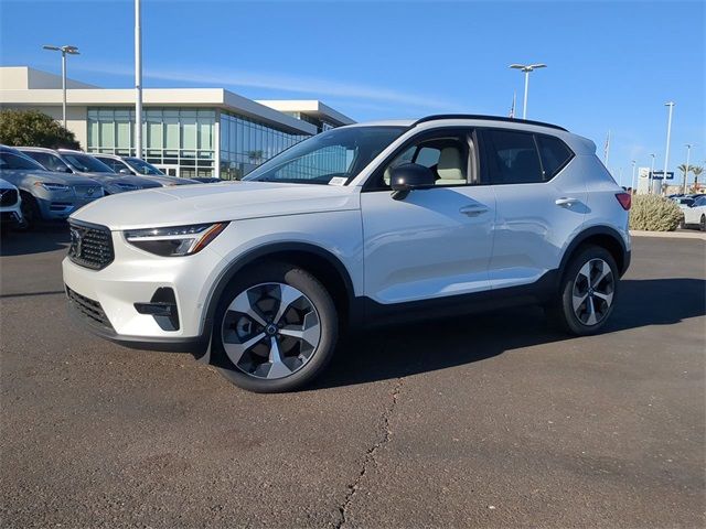 2025 Volvo XC40 Plus Dark Theme