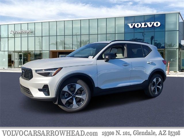 2025 Volvo XC40 Plus Dark Theme