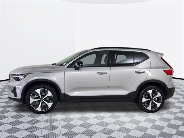 2025 Volvo XC40 Plus Dark Theme