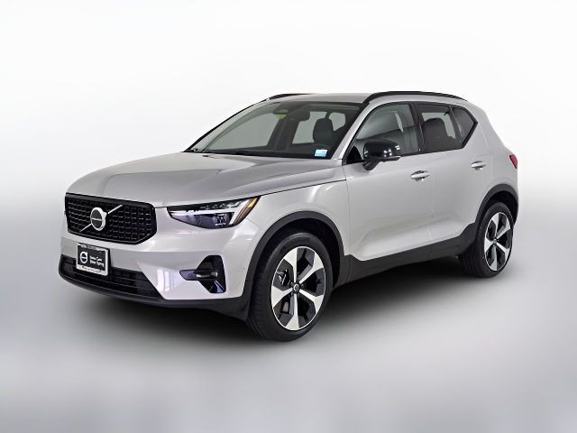 2025 Volvo XC40 Plus Dark Theme