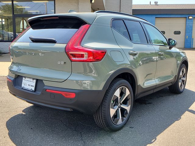 2025 Volvo XC40 Plus Dark Theme