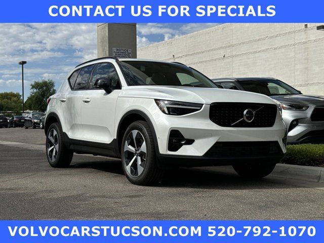 2025 Volvo XC40 Plus Dark Theme