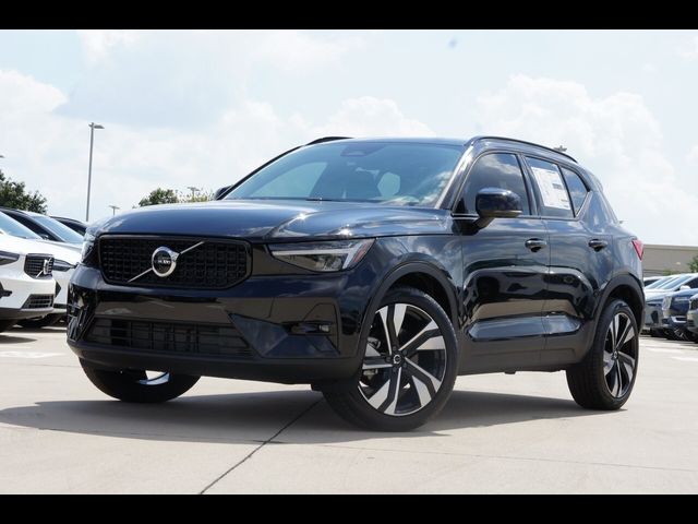 2025 Volvo XC40 Plus Dark Theme