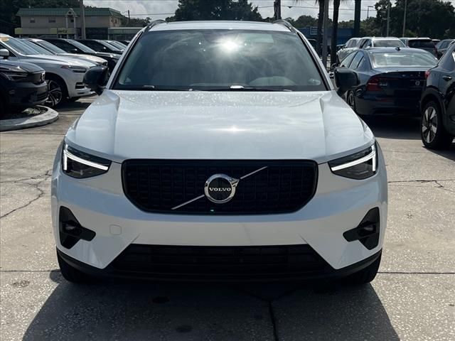 2025 Volvo XC40 Plus Dark Theme