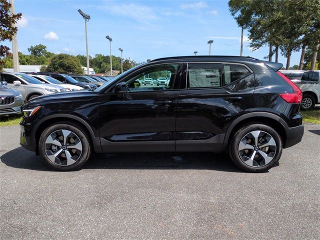 2025 Volvo XC40 Plus Dark Theme