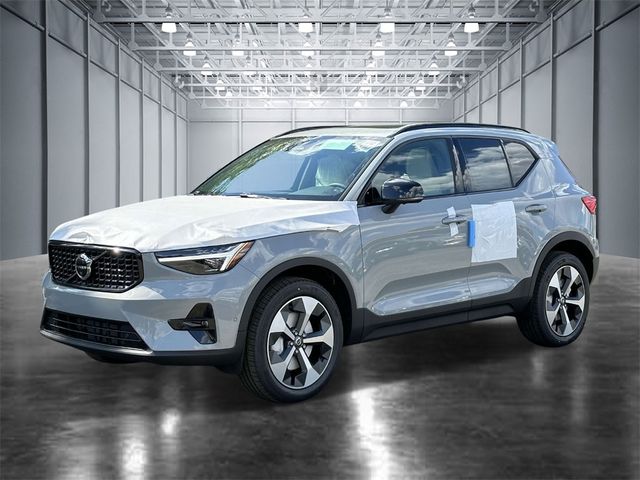 2025 Volvo XC40 Plus Dark Theme