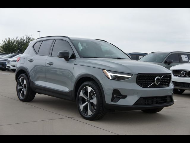 2025 Volvo XC40 Plus Dark Theme