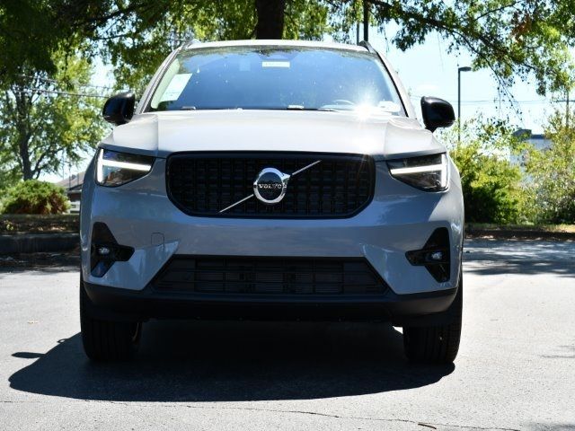 2025 Volvo XC40 Plus Dark Theme