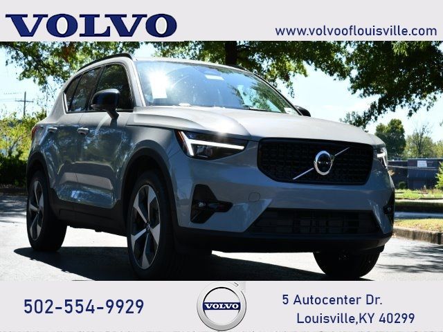 2025 Volvo XC40 Plus Dark Theme