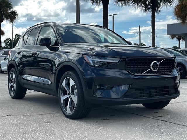 2025 Volvo XC40 Plus Dark Theme